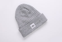 Laden Sie das Bild in den Galerie-Viewer, Thinsulate Beanie Happy heather grey
