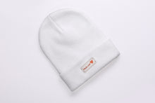 Laden Sie das Bild in den Galerie-Viewer, Cuffed Beanie Made with Love white