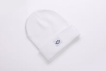 Laden Sie das Bild in den Galerie-Viewer, Cuffed Beanie Happy white