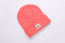 Laden Sie das Bild in den Galerie-Viewer, Cuffed Beanie Happy coral
