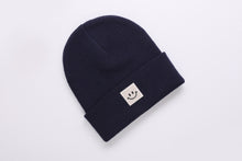 Laden Sie das Bild in den Galerie-Viewer, Cuffed Beanie Happy oxford