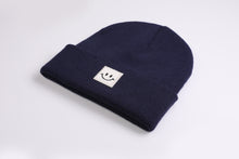 Laden Sie das Bild in den Galerie-Viewer, Cuffed Beanie Happy oxford