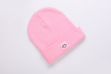 Laden Sie das Bild in den Galerie-Viewer, Cuffed Beanie Happy pink