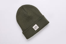 Laden Sie das Bild in den Galerie-Viewer, Cuffed Beanie Happy khaki