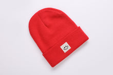 Laden Sie das Bild in den Galerie-Viewer, Cuffed Beanie Happy red