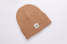 Laden Sie das Bild in den Galerie-Viewer, Oversized Strickoptik Beanie Happy biscuit