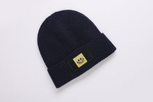 Laden Sie das Bild in den Galerie-Viewer, Patch Beanie Happy gold oxford