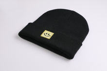 Laden Sie das Bild in den Galerie-Viewer, Cuffed Beanie Happy Gold black