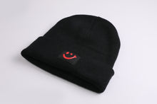 Laden Sie das Bild in den Galerie-Viewer, Cuffed Beanie Crazy black
