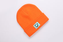 Laden Sie das Bild in den Galerie-Viewer, Cuffed Beanie Crazy orange