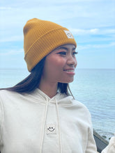 Laden Sie das Bild in den Galerie-Viewer, Cotton Beanie Happy mustard
