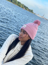 Laden Sie das Bild in den Galerie-Viewer, Bommel Beanie Happy rosa