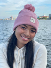 Laden Sie das Bild in den Galerie-Viewer, Bommel Beanie Happy rosa