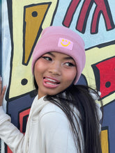 Laden Sie das Bild in den Galerie-Viewer, Cuffed Beanie Crazy rosa