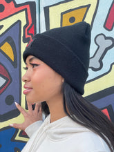 Laden Sie das Bild in den Galerie-Viewer, Cuffed Beanie Crazy black