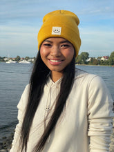 Laden Sie das Bild in den Galerie-Viewer, Cuffed Beanie Happy mustard