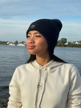 Laden Sie das Bild in den Galerie-Viewer, Cuffed Beanie Happy black