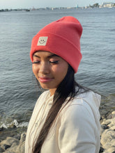 Laden Sie das Bild in den Galerie-Viewer, Cuffed Beanie Happy coral