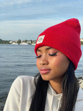 Laden Sie das Bild in den Galerie-Viewer, Cuffed Beanie Happy red