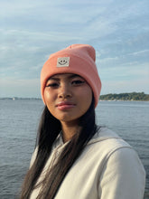 Laden Sie das Bild in den Galerie-Viewer, Cuffed Beanie Happy blush