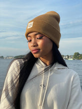Laden Sie das Bild in den Galerie-Viewer, Cuffed Beanie Happy caramel