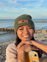 Laden Sie das Bild in den Galerie-Viewer, Cuffed Beanie I love you khaki