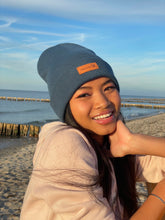 Laden Sie das Bild in den Galerie-Viewer, Cuffed Beanie Made with Love petrol