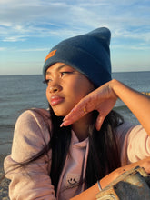 Laden Sie das Bild in den Galerie-Viewer, Cuffed Beanie Made with Love petrol