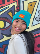 Laden Sie das Bild in den Galerie-Viewer, Cuffed Beanie Crazy emerald